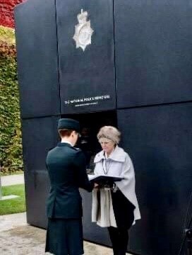 Geraldine Winner and police officer at the National Police Memorial